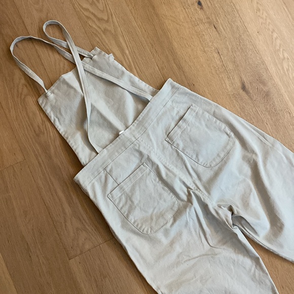 Super cute overalls - Picture 3 of 3